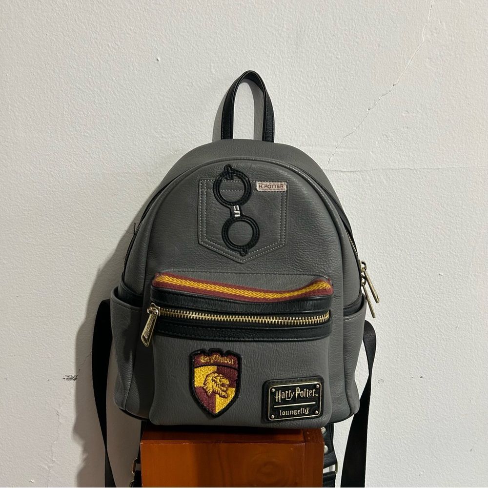 Loungefly Harry Potter Griffindor Glasses Mini Backpack